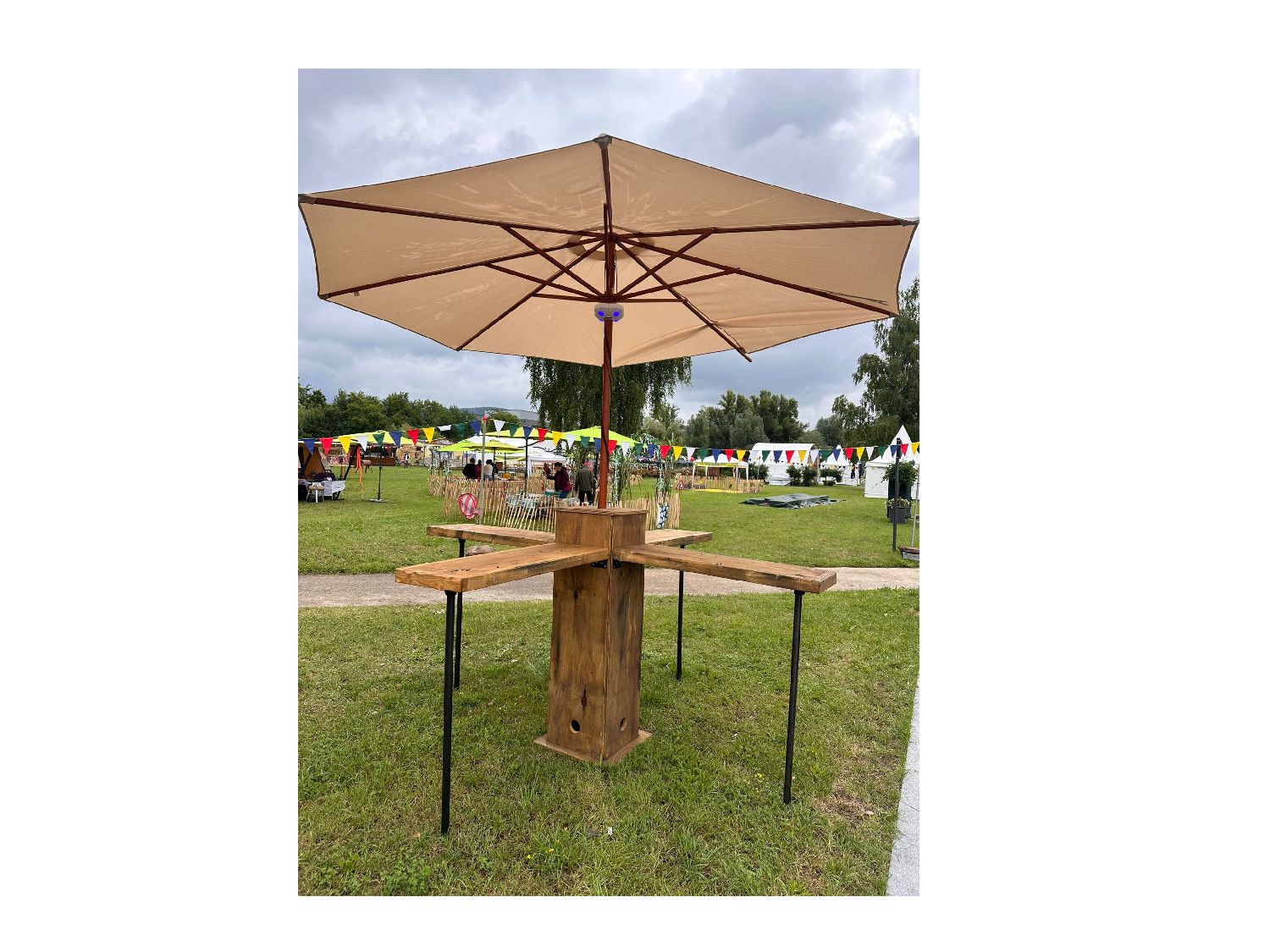 Stehtisch Stern mit Schirm